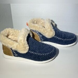 ⚜️NEW W/O TAGS COMFY COZY ADORABLE SLIPPERS⚜️